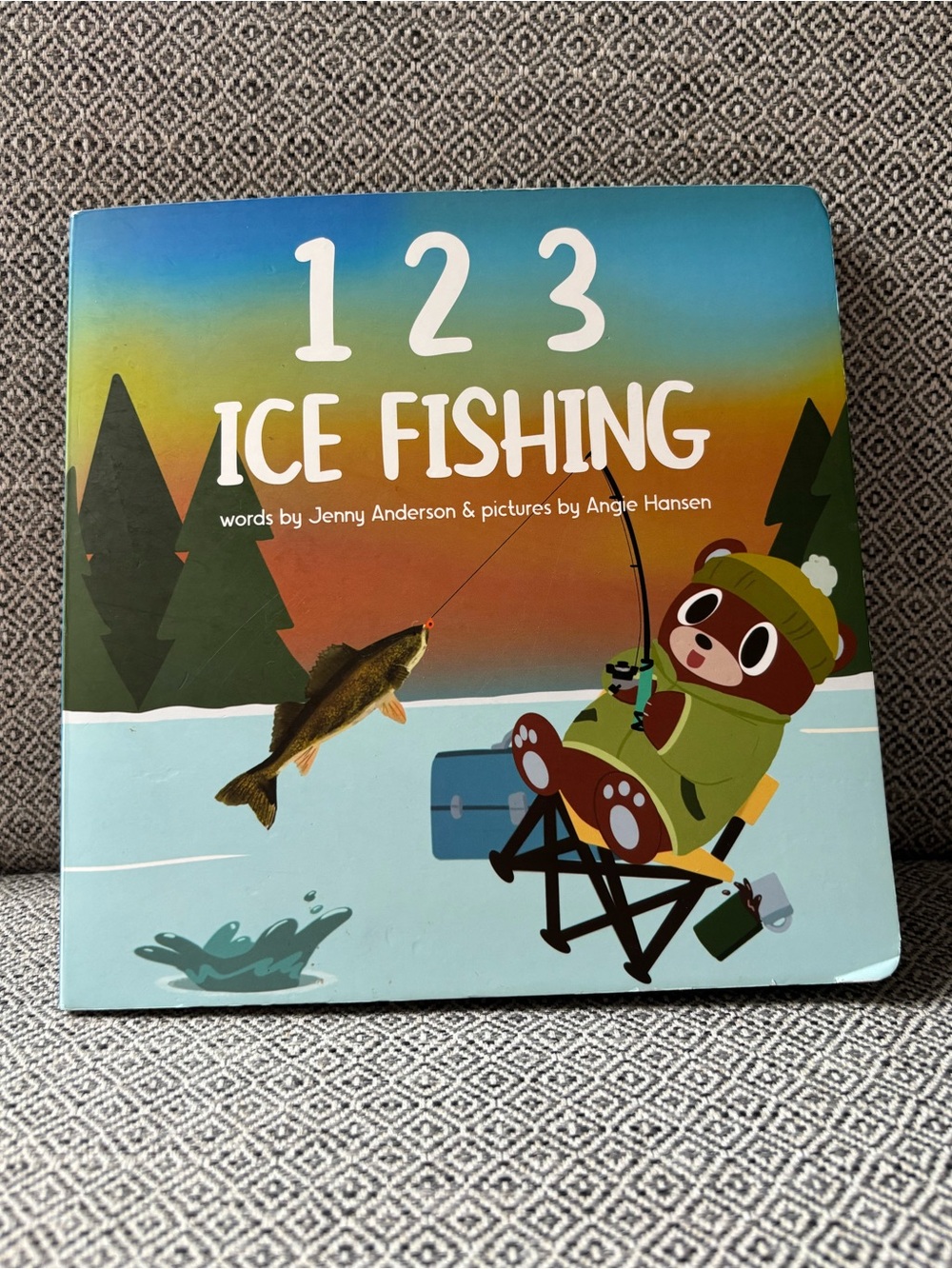 1, 2, 3 Ice Fishing Lift-the-Flap Book